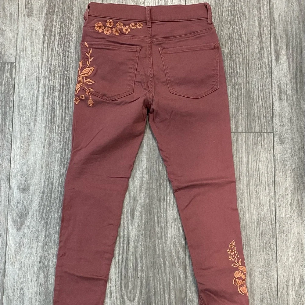 Express High Rise Supersoft Rose Gold Embroidered Stretchy Leggings Sz 0 or 2 - Picture 10 of 13